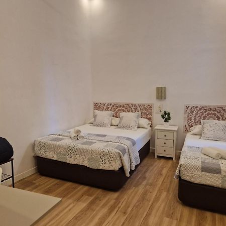 Hostal Andrea Sol Madrid Exterior photo