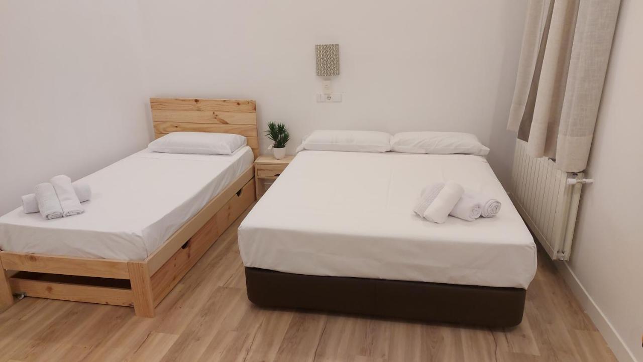 Hostal Andrea Sol Madrid Exterior photo