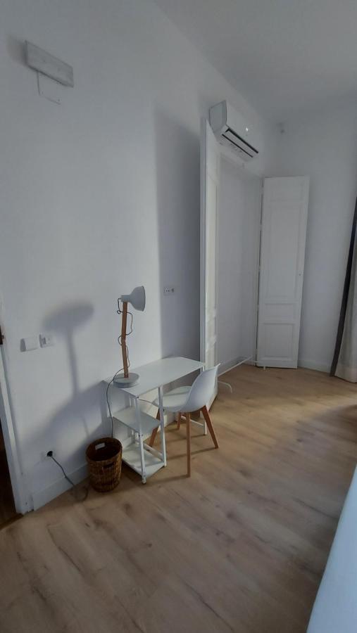 Hostal Andrea Sol Madrid Exterior photo