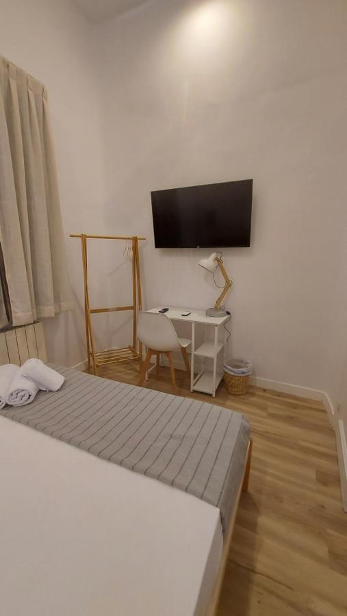 Hostal Andrea Sol Madrid Exterior photo