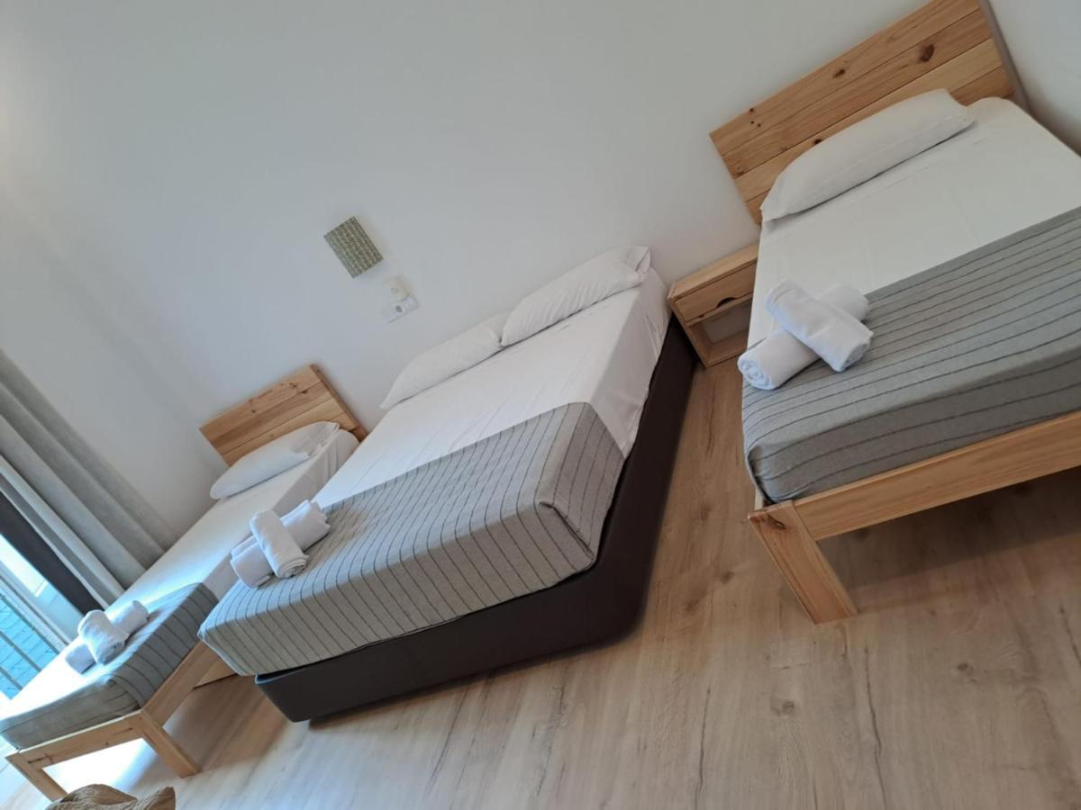 Hostal Andrea Sol Madrid Exterior photo