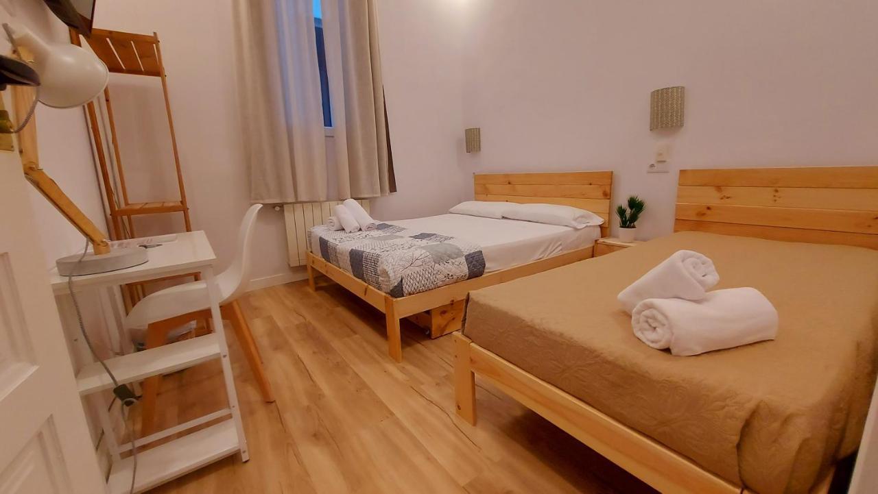 Hostal Andrea Sol Madrid Exterior photo